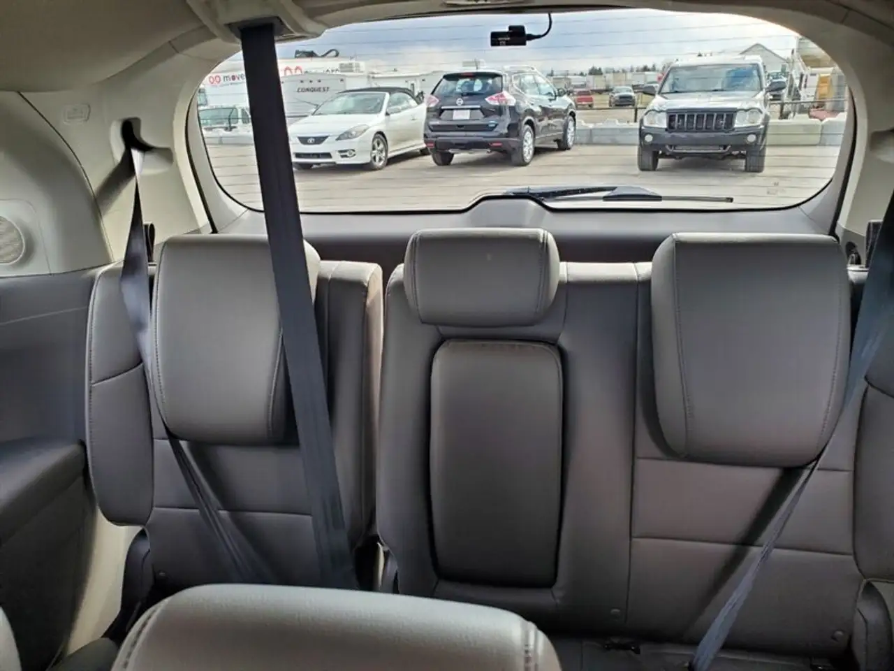 Honda Odyssey снимка Honda Odyssey