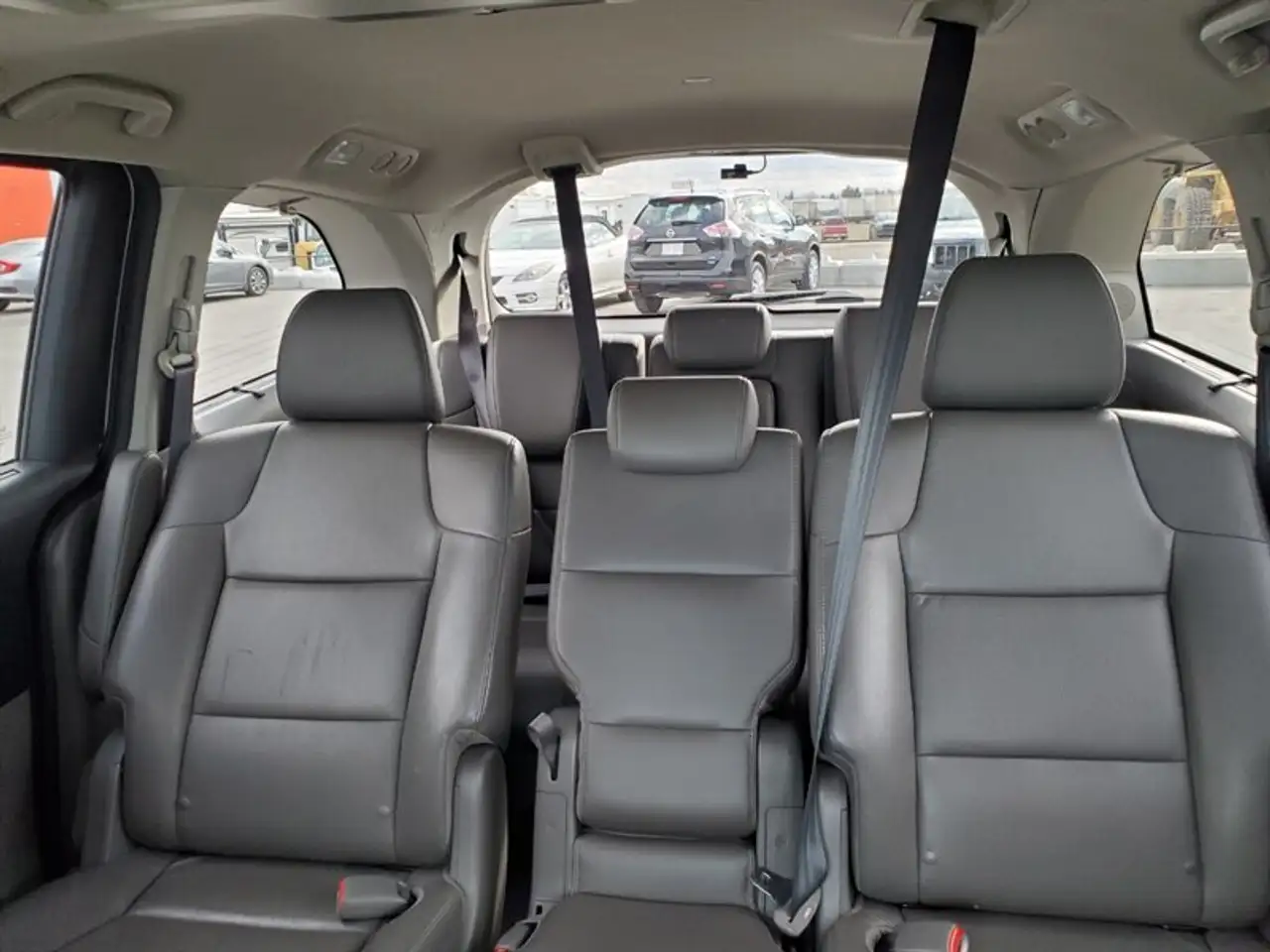 Honda Odyssey снимка Honda Odyssey
