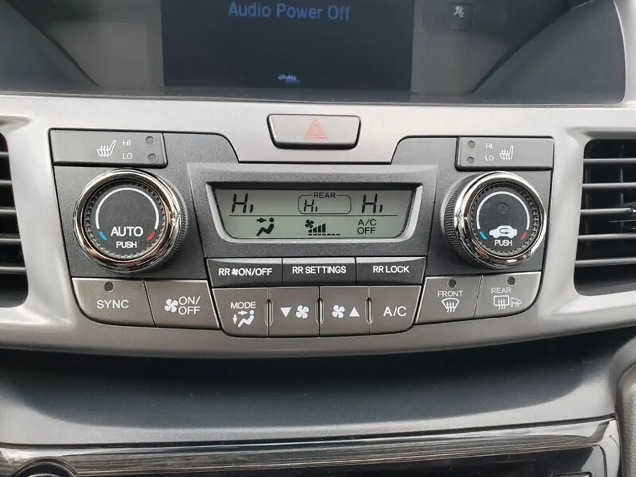 Honda Odyssey снимка Honda Odyssey