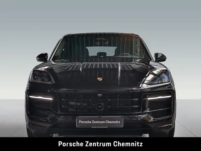 Porsche Cayenne view 4