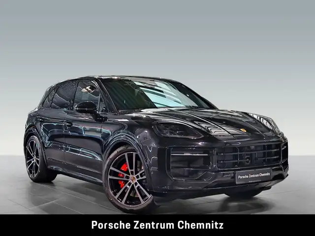 Porsche Cayenne view 9