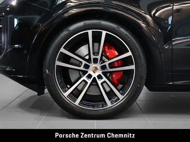 Porsche Cayenne view 6