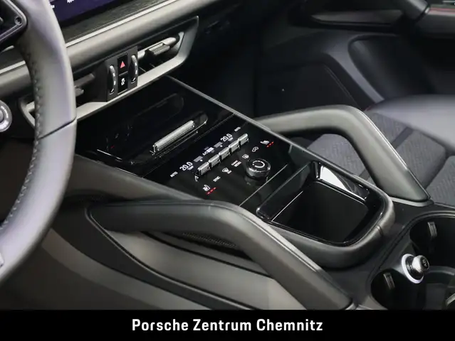 Porsche Cayenne view 14