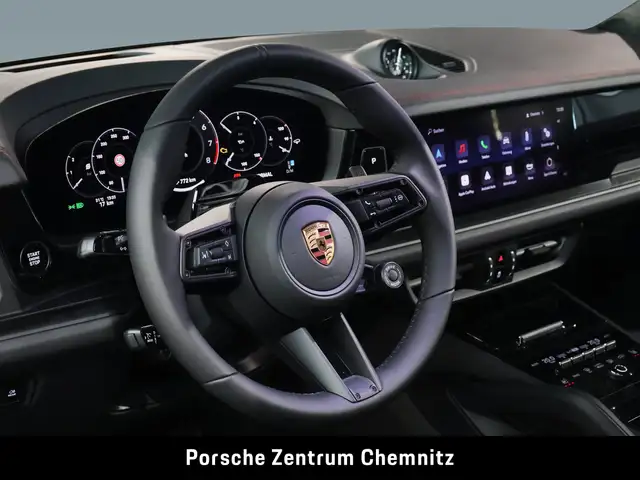 Porsche Cayenne view 11