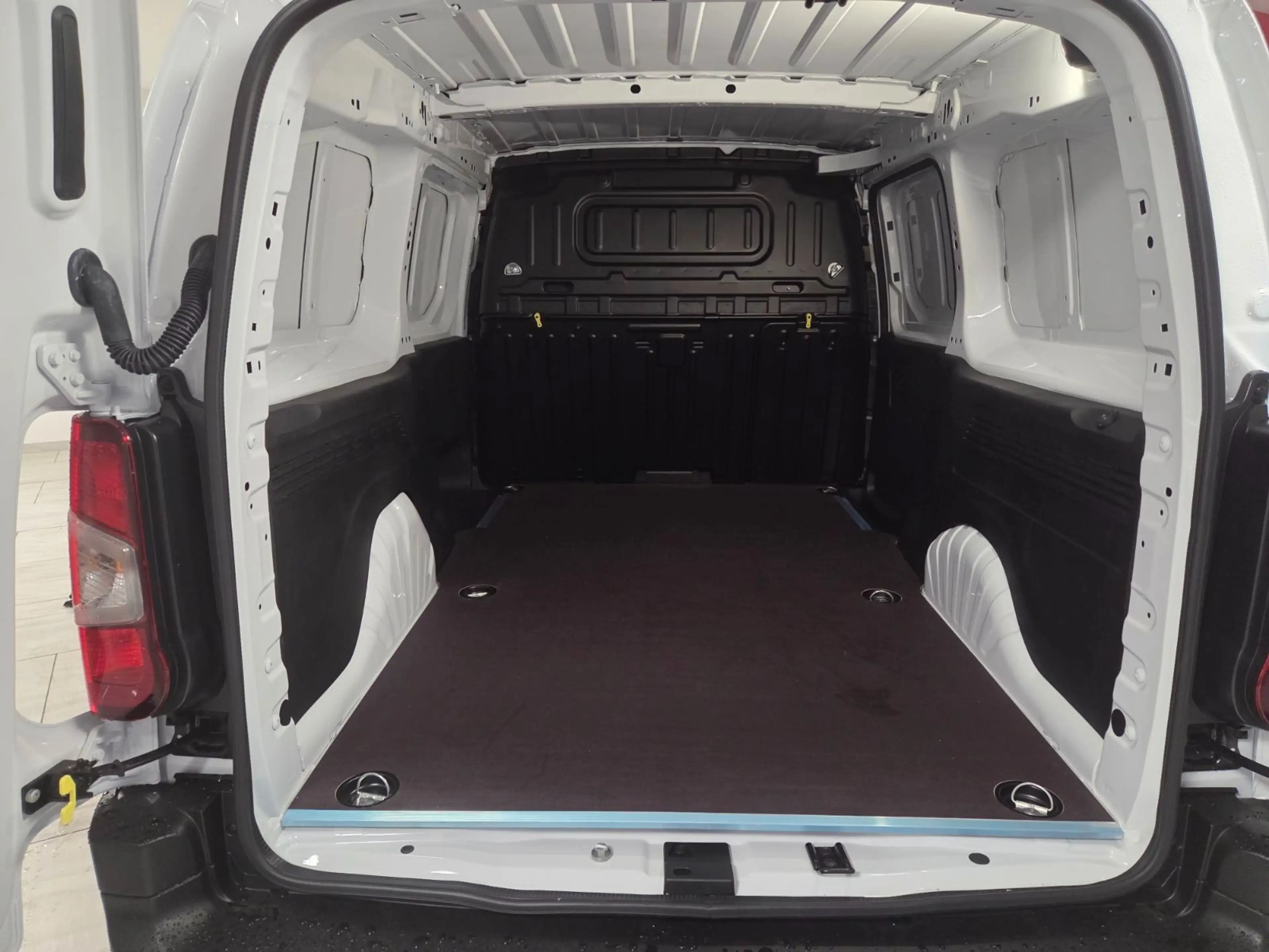 Fiat Doblo Elektro KaWa XL 50 kWh (136 PS) — photo 8