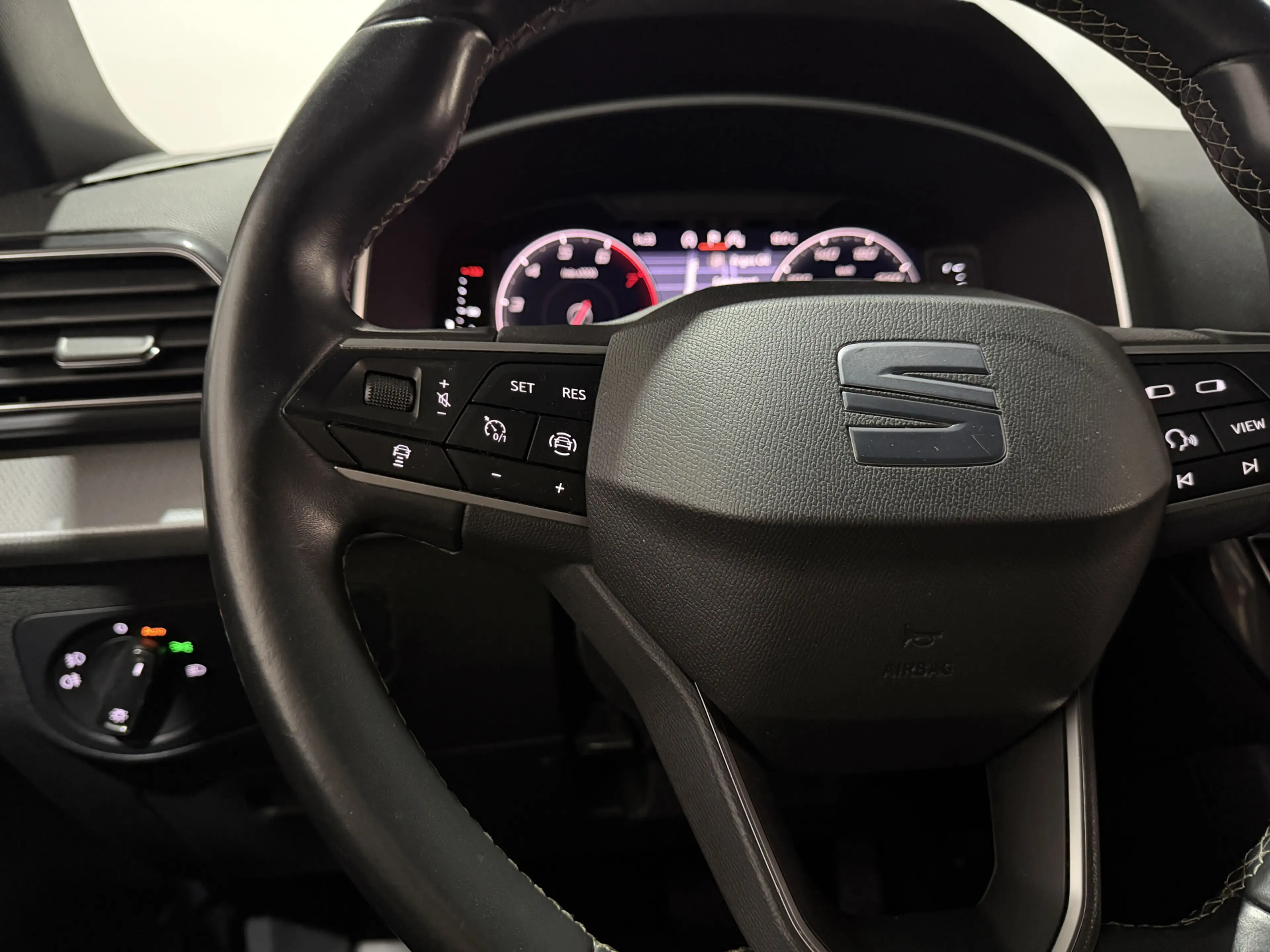 SEAT Tarraco 1.5 TSI Style - CarPlay / Camera / Lane assist — photo 13