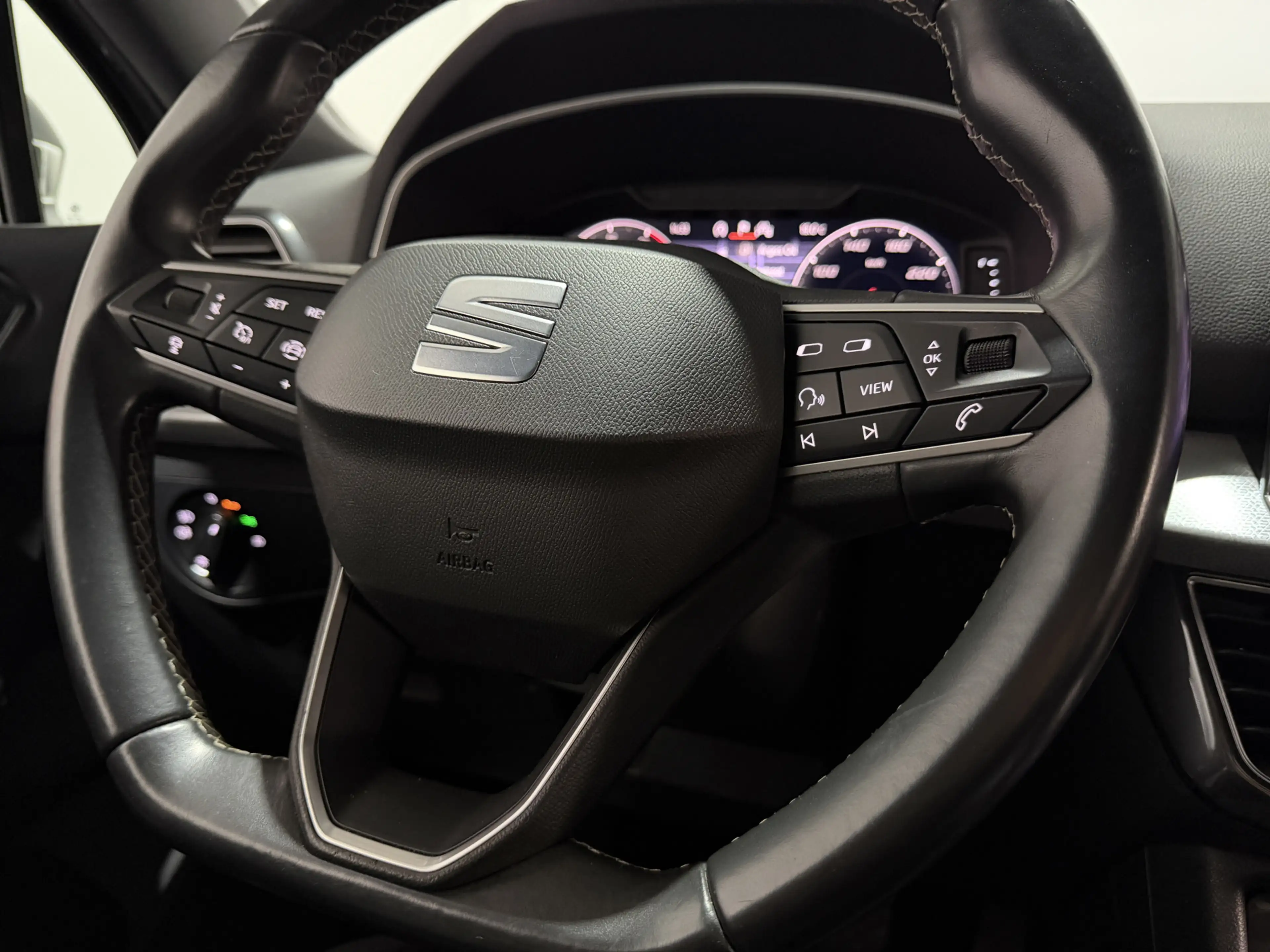 SEAT Tarraco 1.5 TSI Style - CarPlay / Camera / Lane assist — photo 11