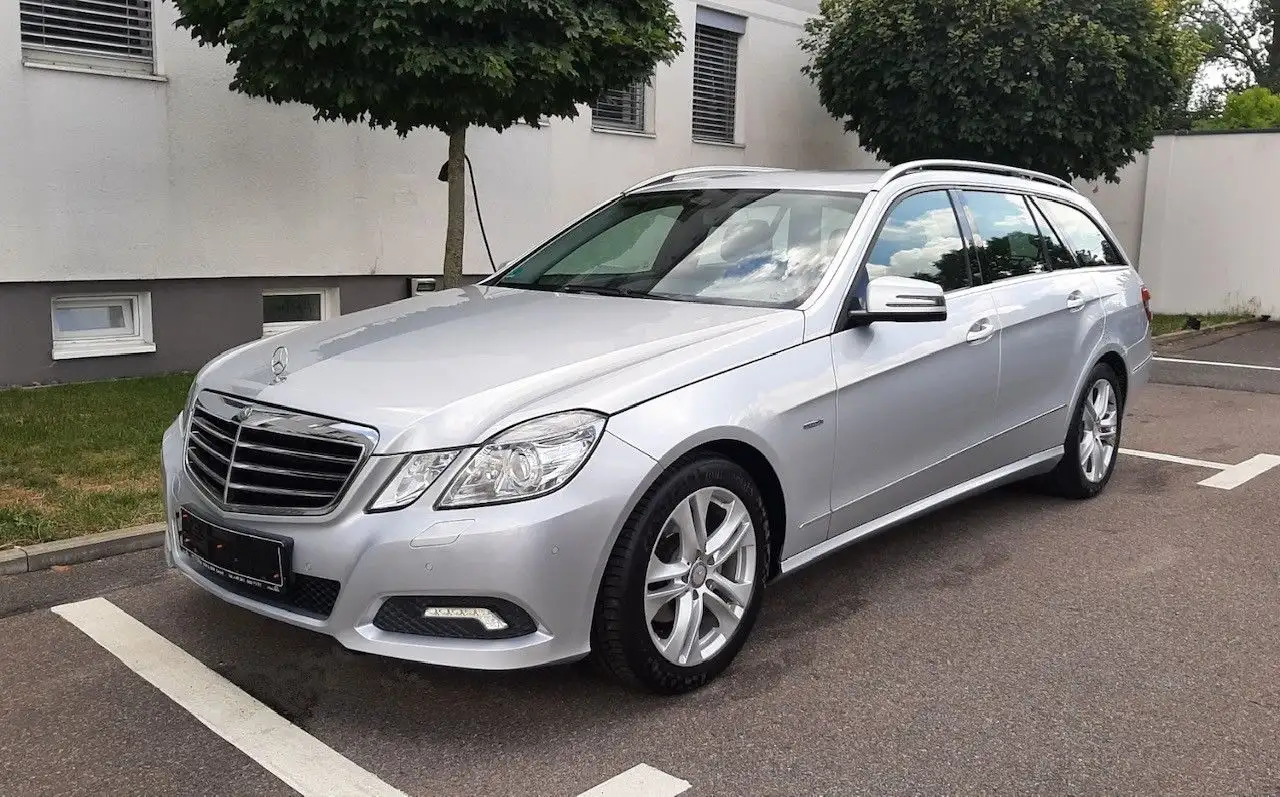Mercedes-Benz E 200