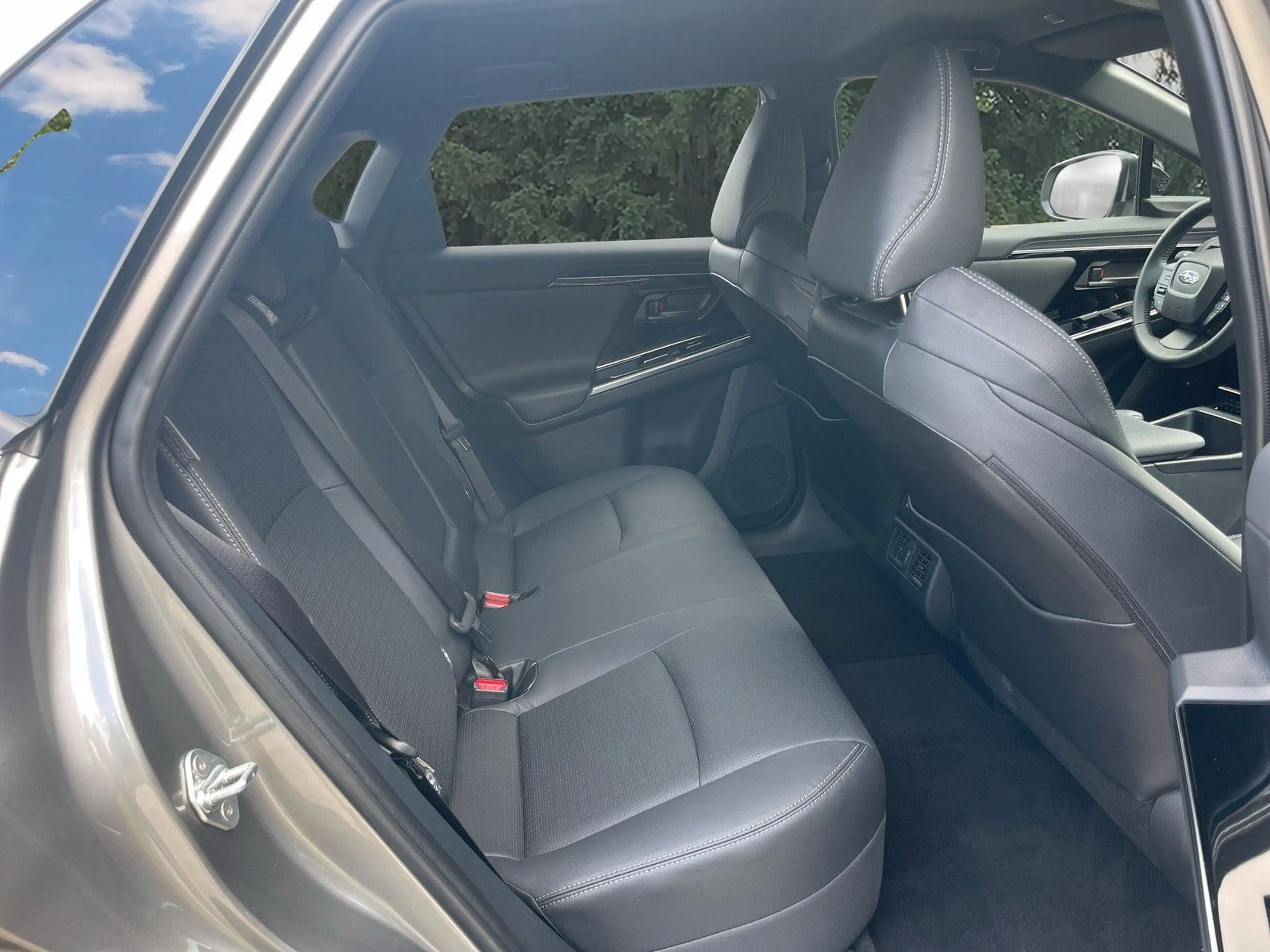 Subaru Solterra 160 kW Platinum+8fachReifen+TOP-WIE NEU — photo 11