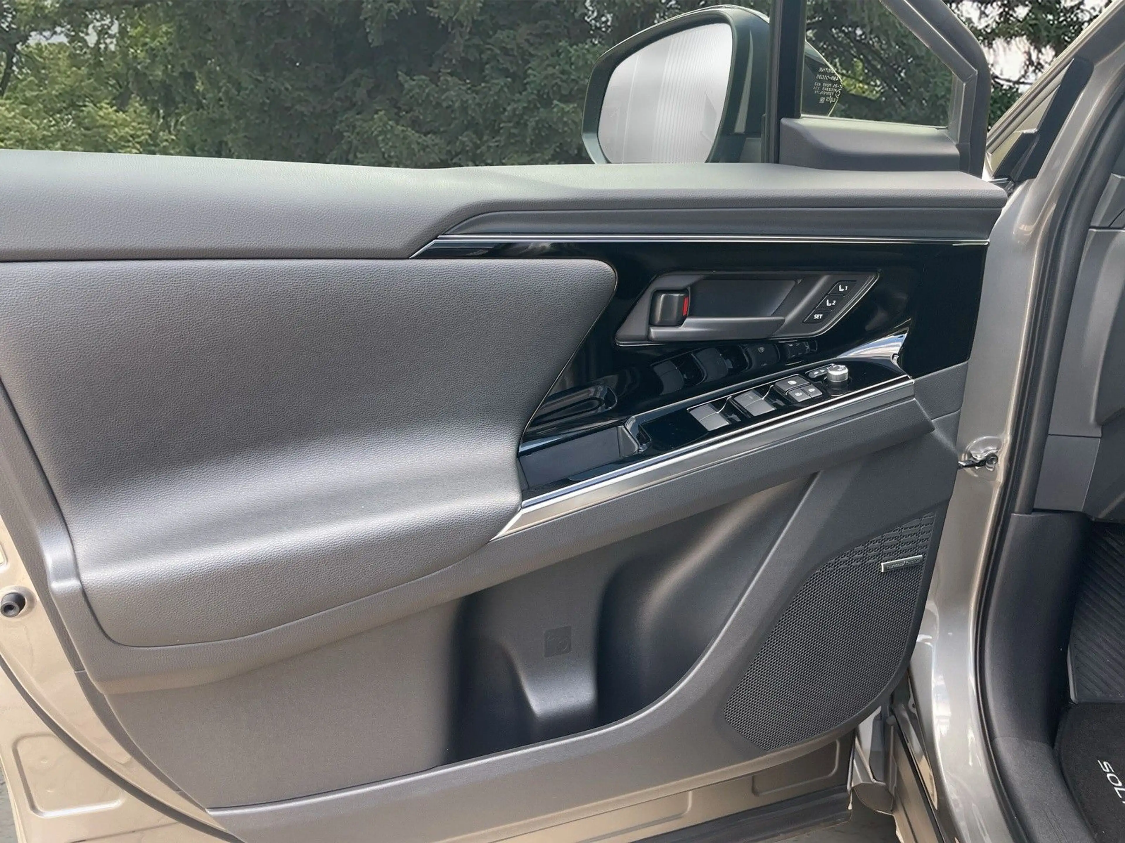 Subaru Solterra 160 kW Platinum+8fachReifen+TOP-WIE NEU — photo 14