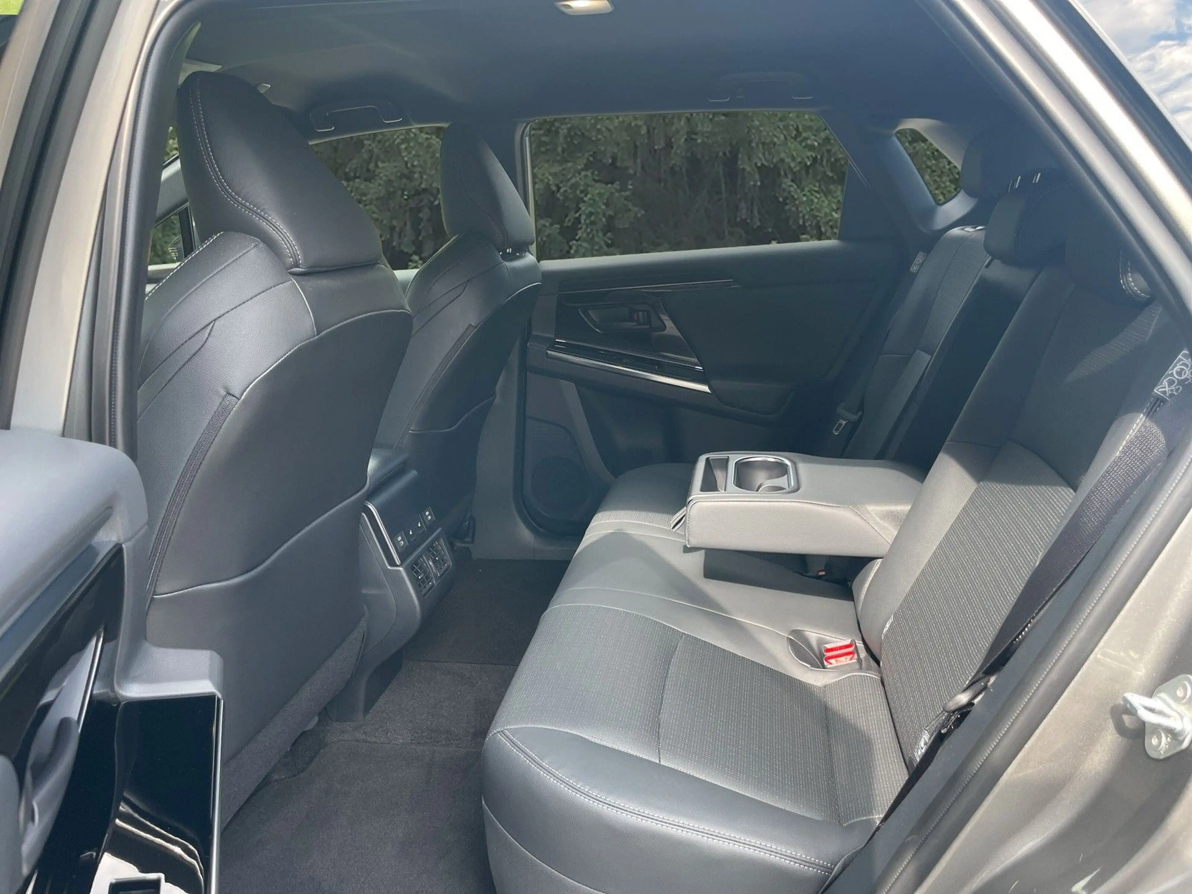 Subaru Solterra 160 kW Platinum+8fachReifen+TOP-WIE NEU — photo 9