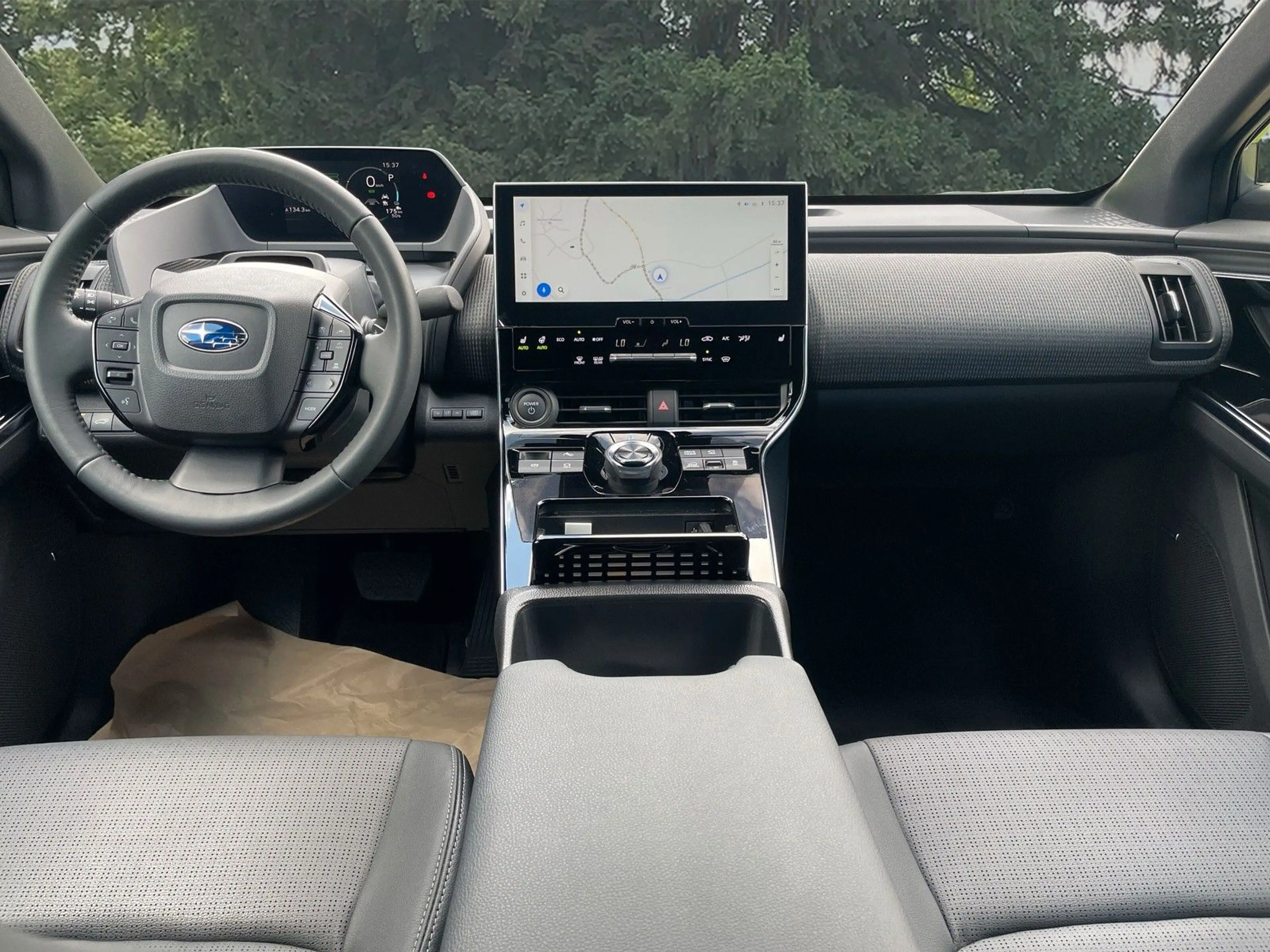 Subaru Solterra 160 kW Platinum+8fachReifen+TOP-WIE NEU — photo 12