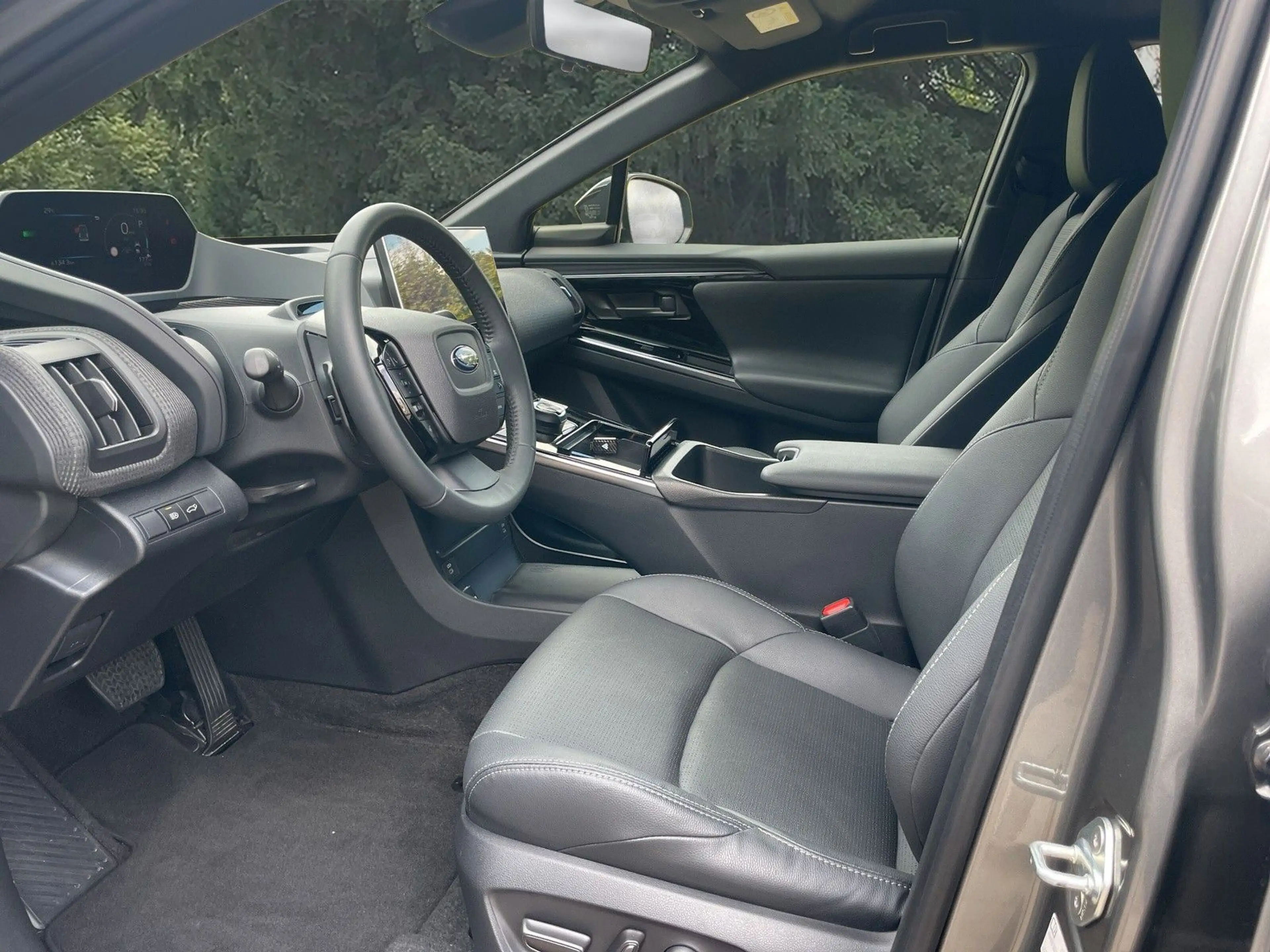 Subaru Solterra 160 kW Platinum+8fachReifen+TOP-WIE NEU — photo 8