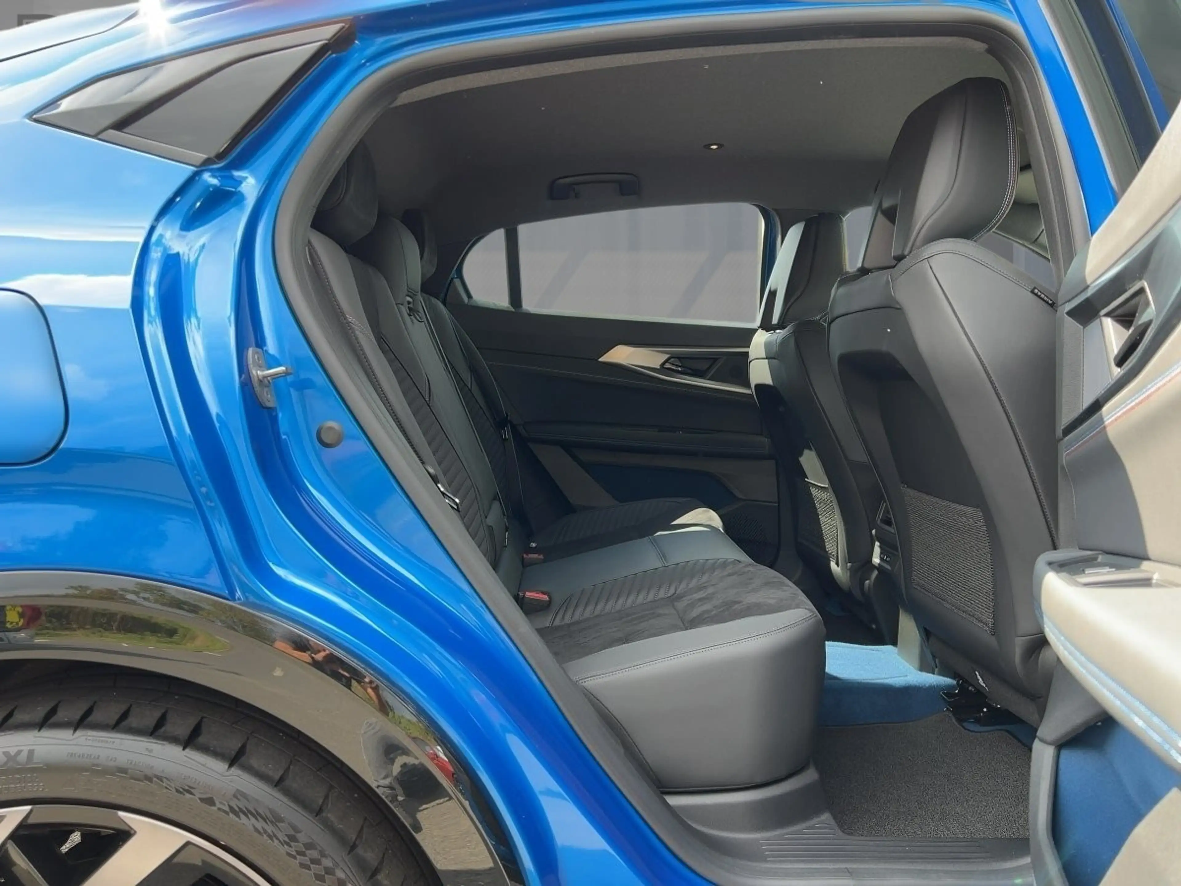 Renault Rafale ATELIER ALPINE 4x4 E-TECH PLUG-IN HYBRID 300 8 FACH BEREIFT — photo 9