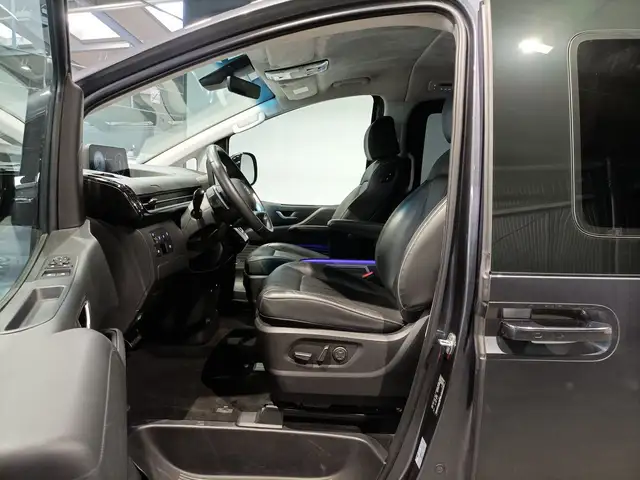 Hyundai Staria view 8