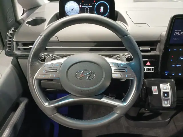 Hyundai Staria view 10