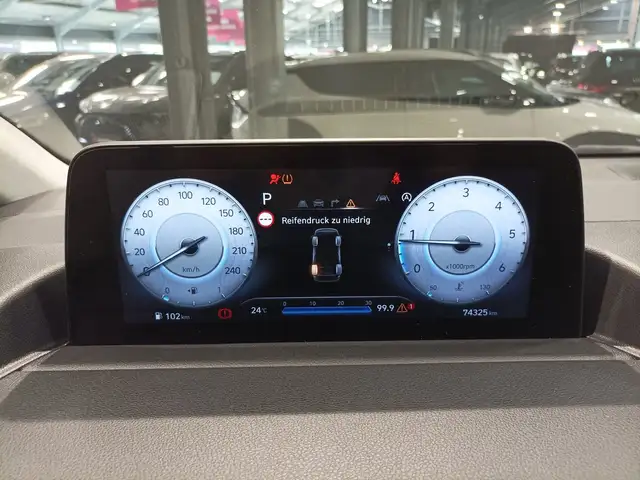Hyundai Staria view 7