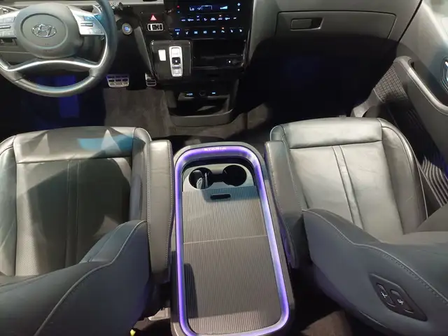 Hyundai Staria view 14