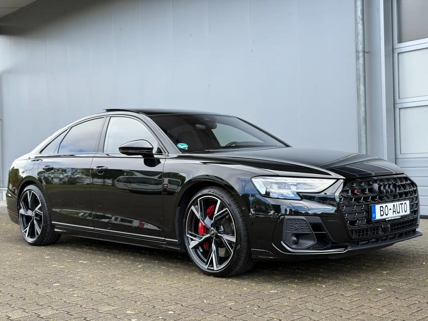 Audi S8 Exclusive PANO B&O+ TV 4x Massage 21 StdHzg. Nacht Schwarz - 1