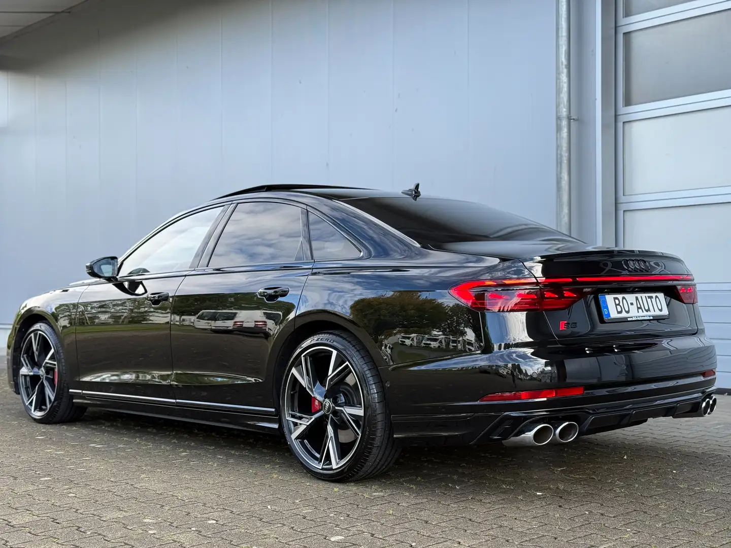 Audi S8 Exclusive PANO B&O+ TV 4x Massage 21 StdHzg. Nacht Schwarz - 2