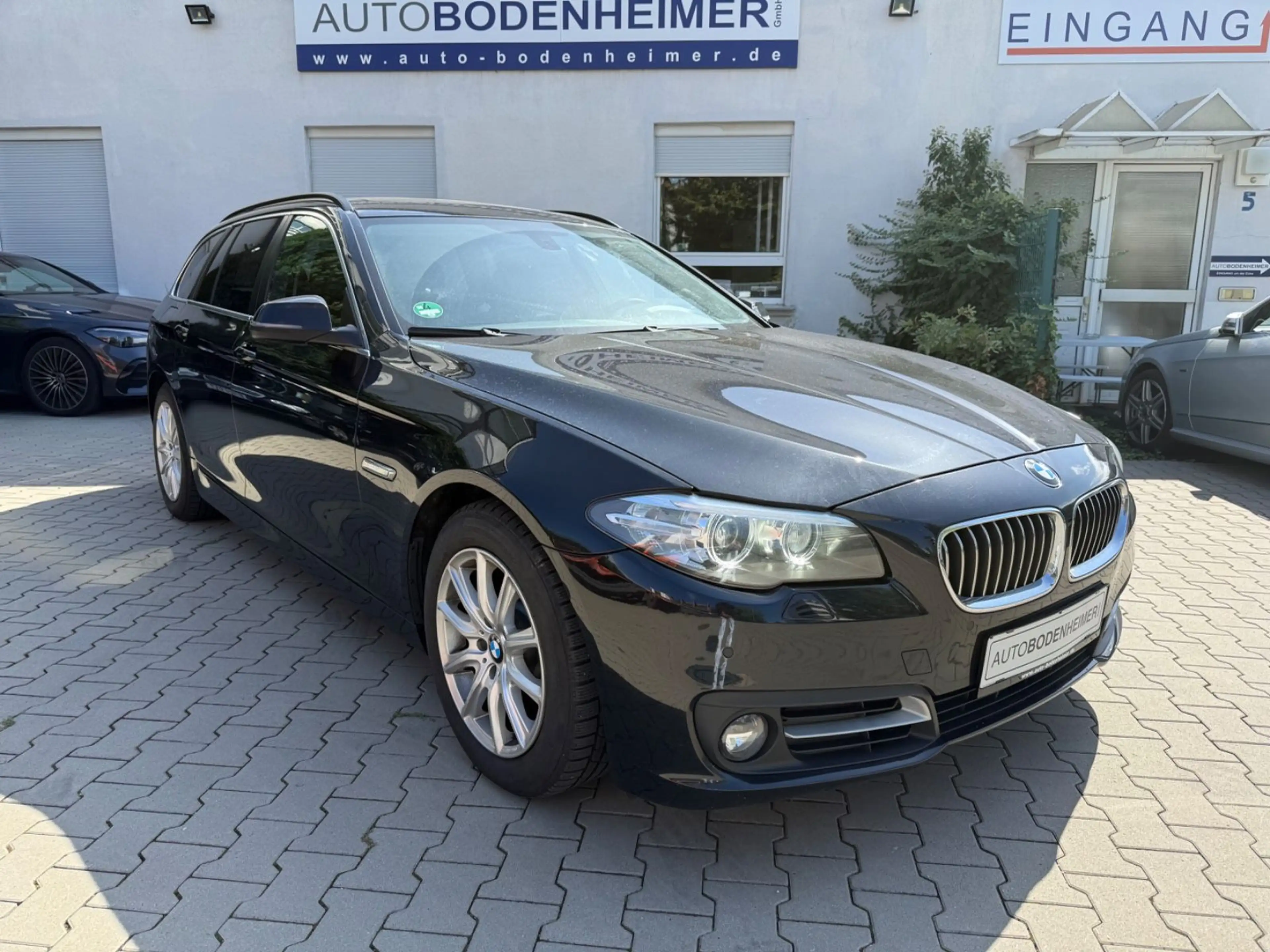 BMW 520 d Touring Steptronic·Standheizung·Xenon·Pano