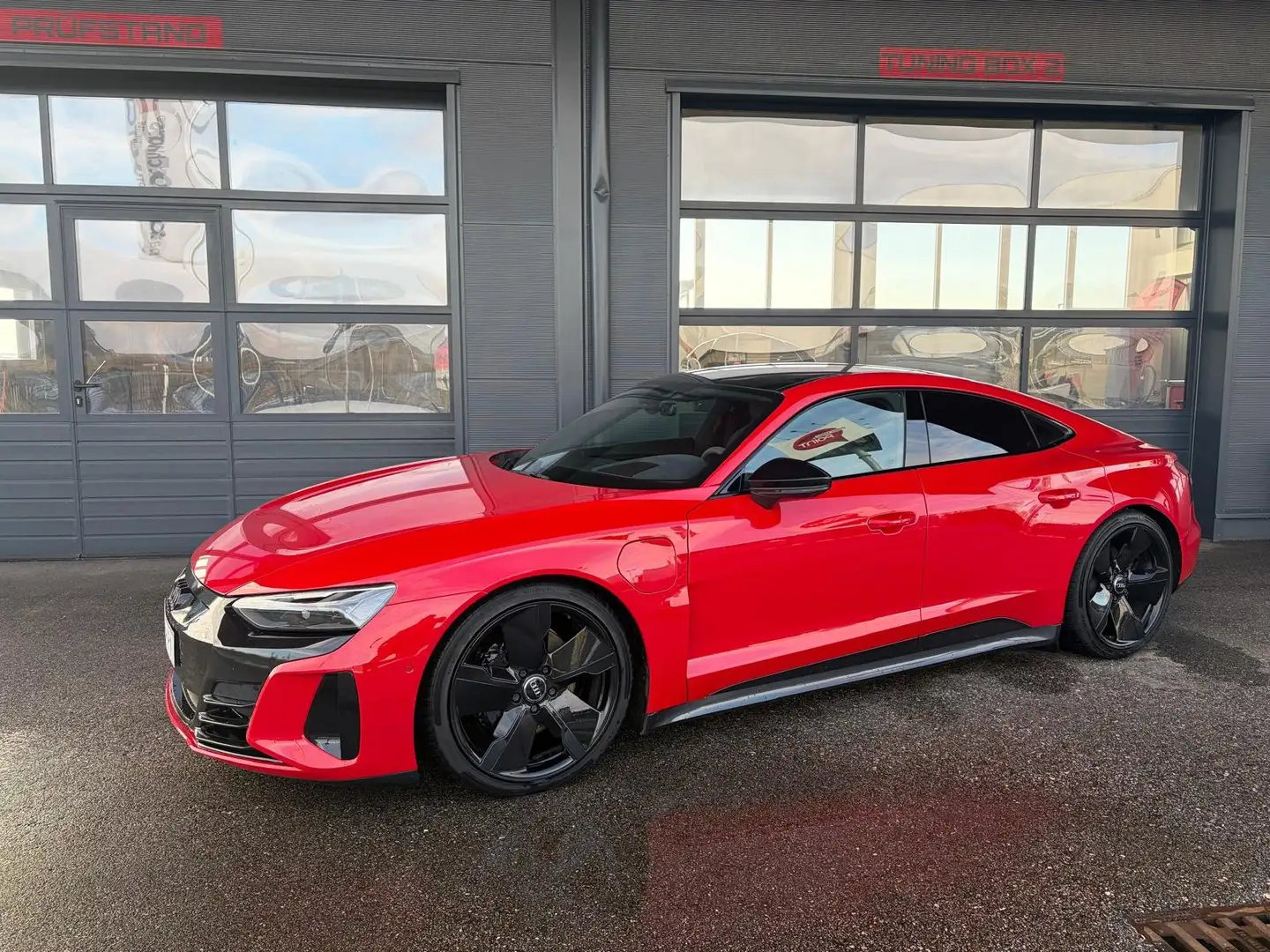 Audi e-tron GT RS Rot - 1