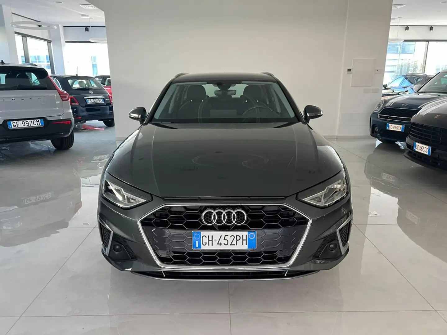 Audi A4 Avant 35 TDI/163 CV S tronic S line edition Gris - 2