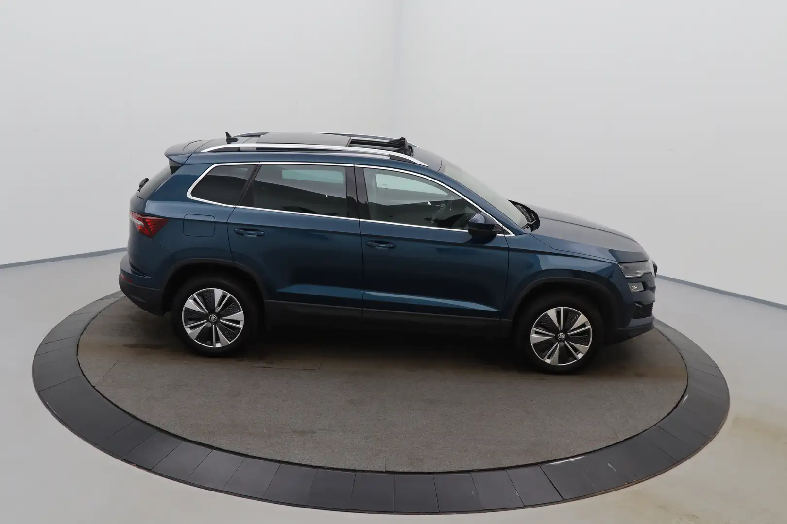 Skoda Karoq 2.0 CR TDi Clever+ LED GPS PDC CAM Pano Keyless Ve Bleu - 2