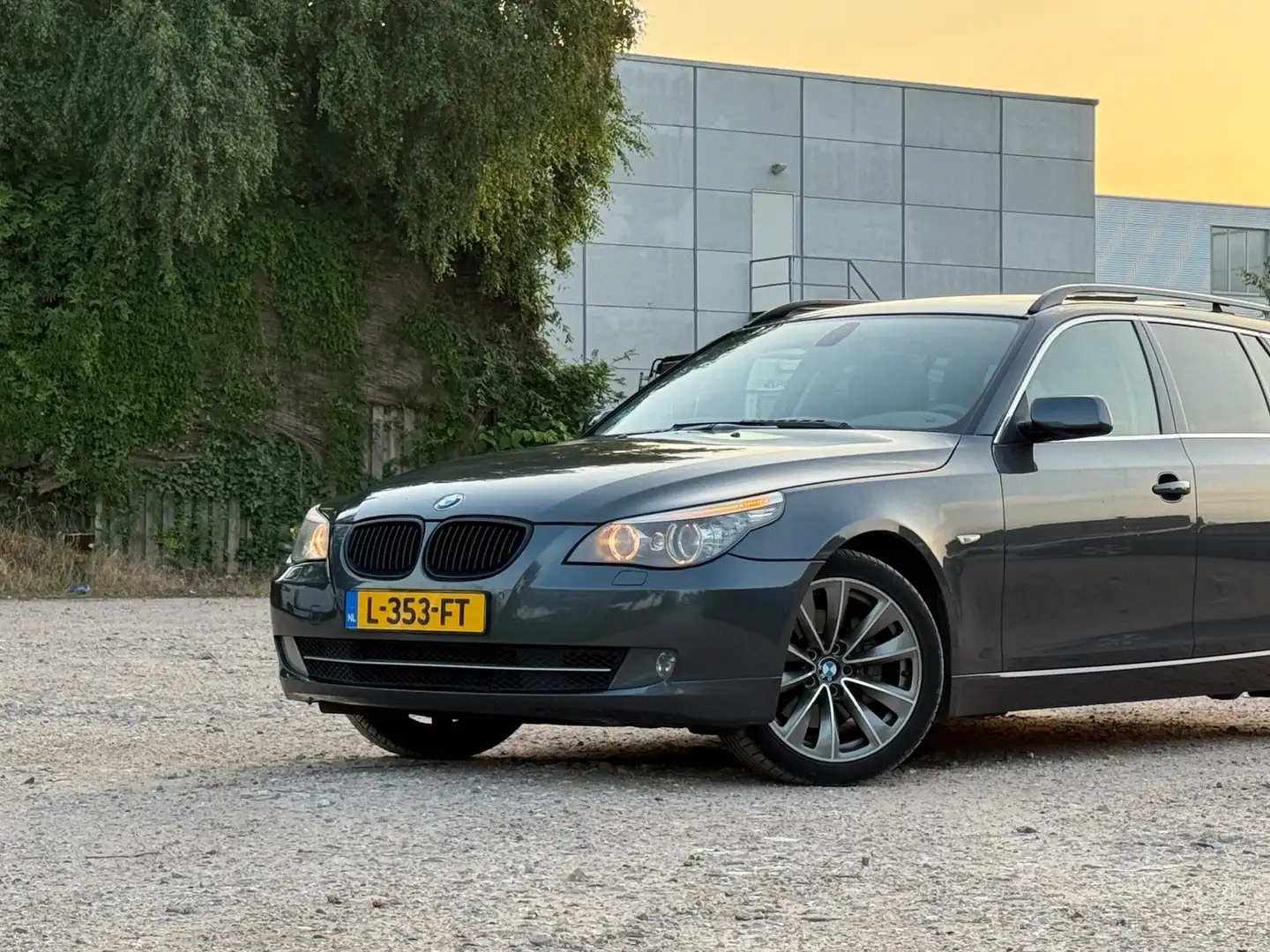 BMW 525 5-serie Touring 525i/PANODAK/VELGEN/XENON Gris - 2
