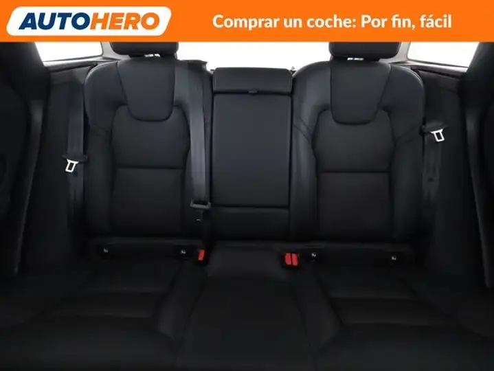 Volvo XC60 2022, foto 16