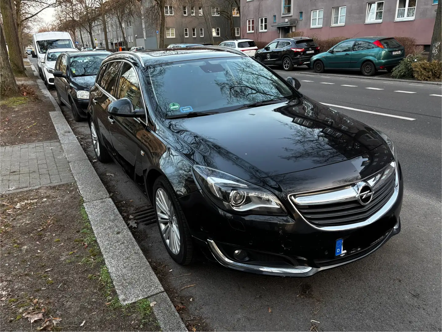 Opel Insignia Insignia Sports Tourer Diesel 1.6 CDTI Sports Tour Schwarz - 1