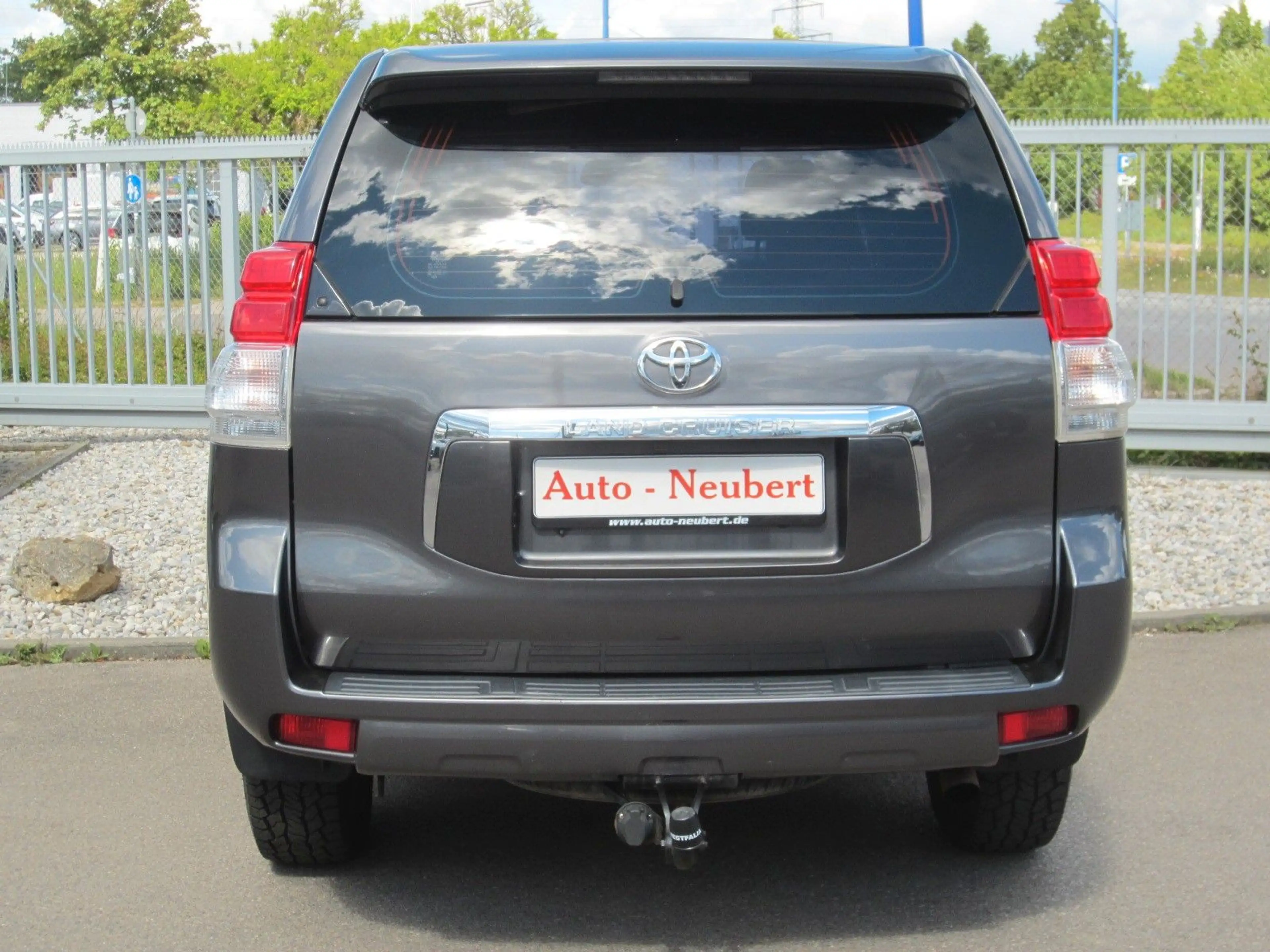 Toyota Land Cruiser 3,0 — photo 15