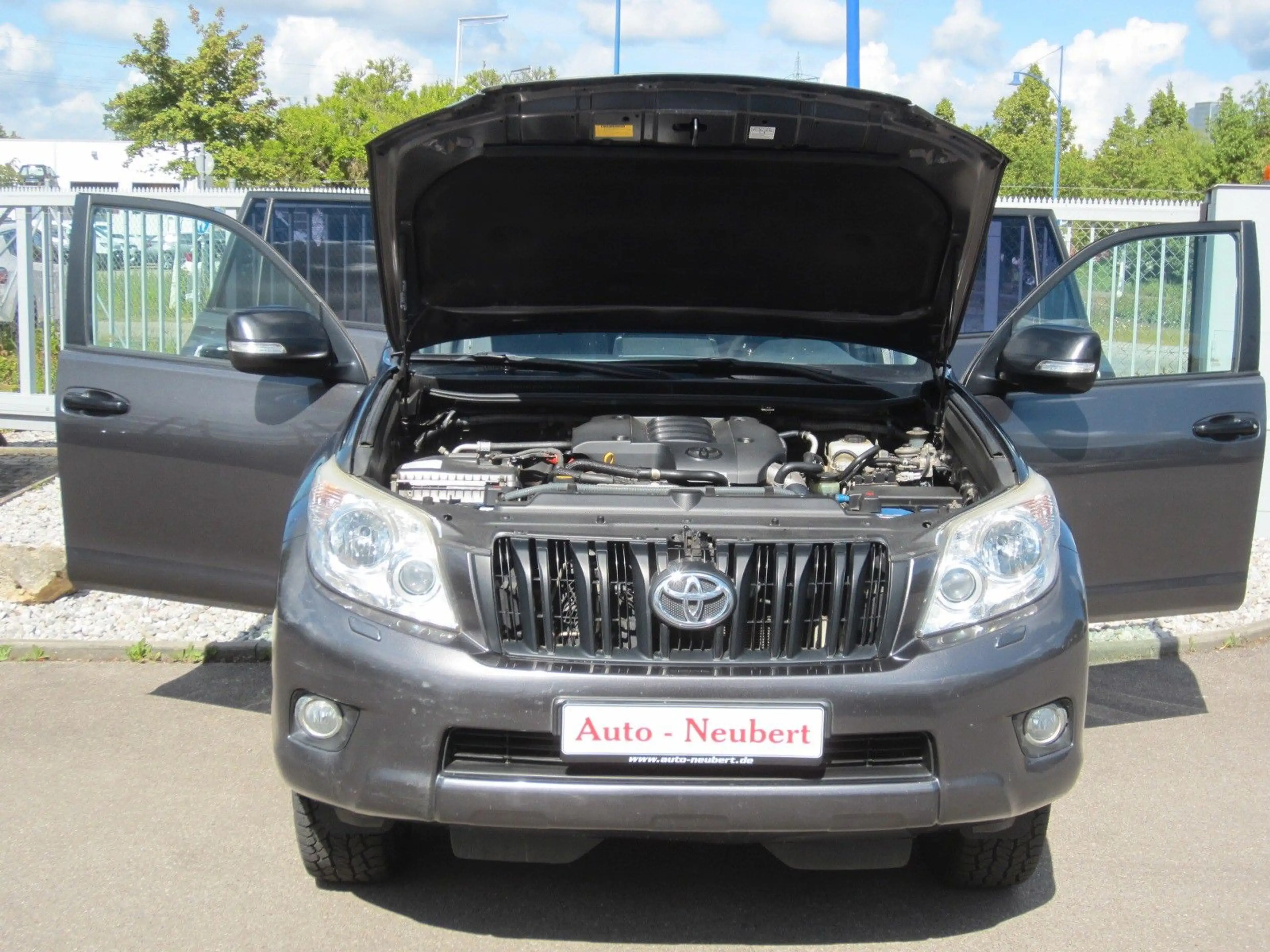 Toyota Land Cruiser 3,0 — photo 8