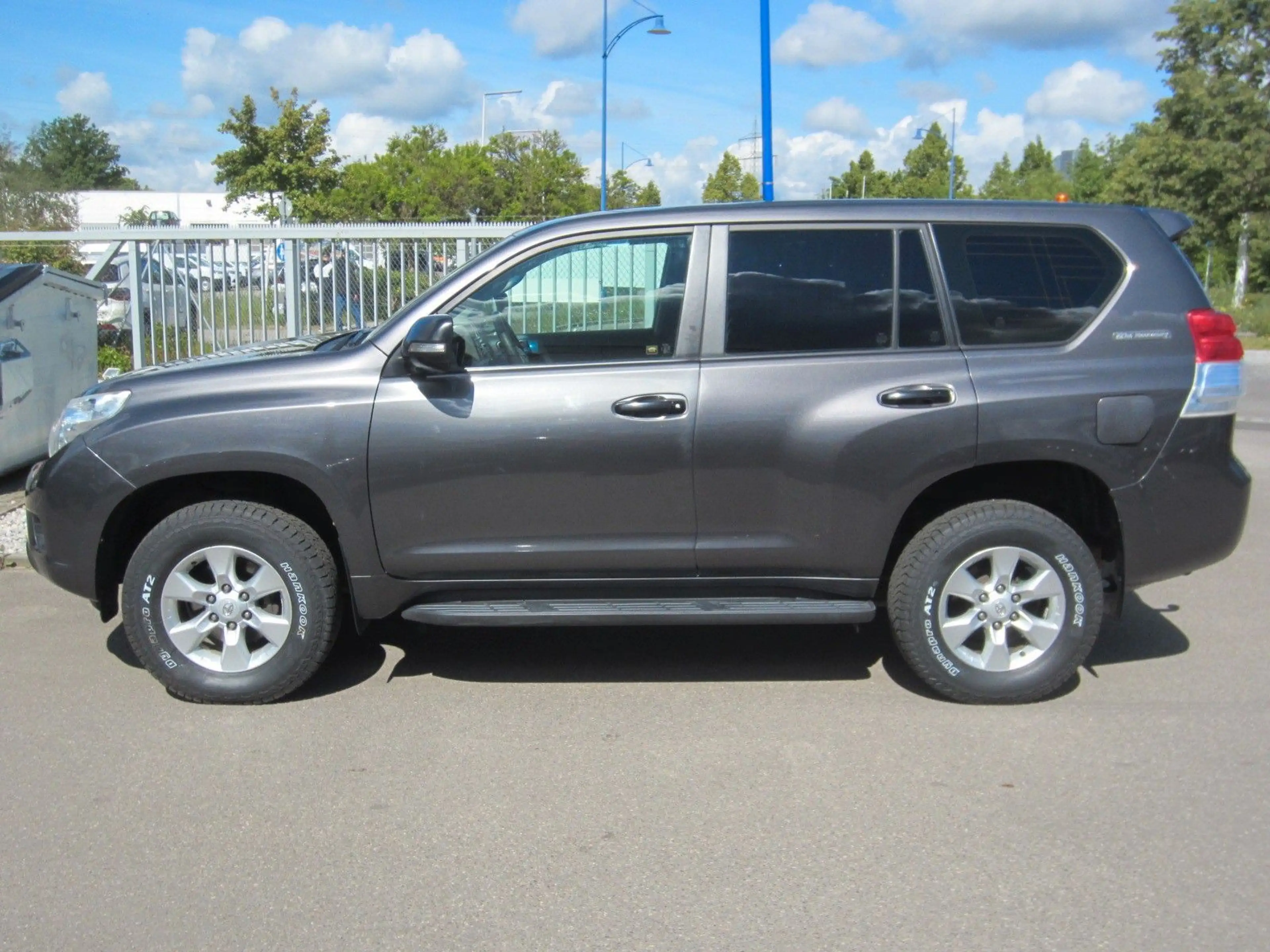 Toyota Land Cruiser 3,0 — photo 13