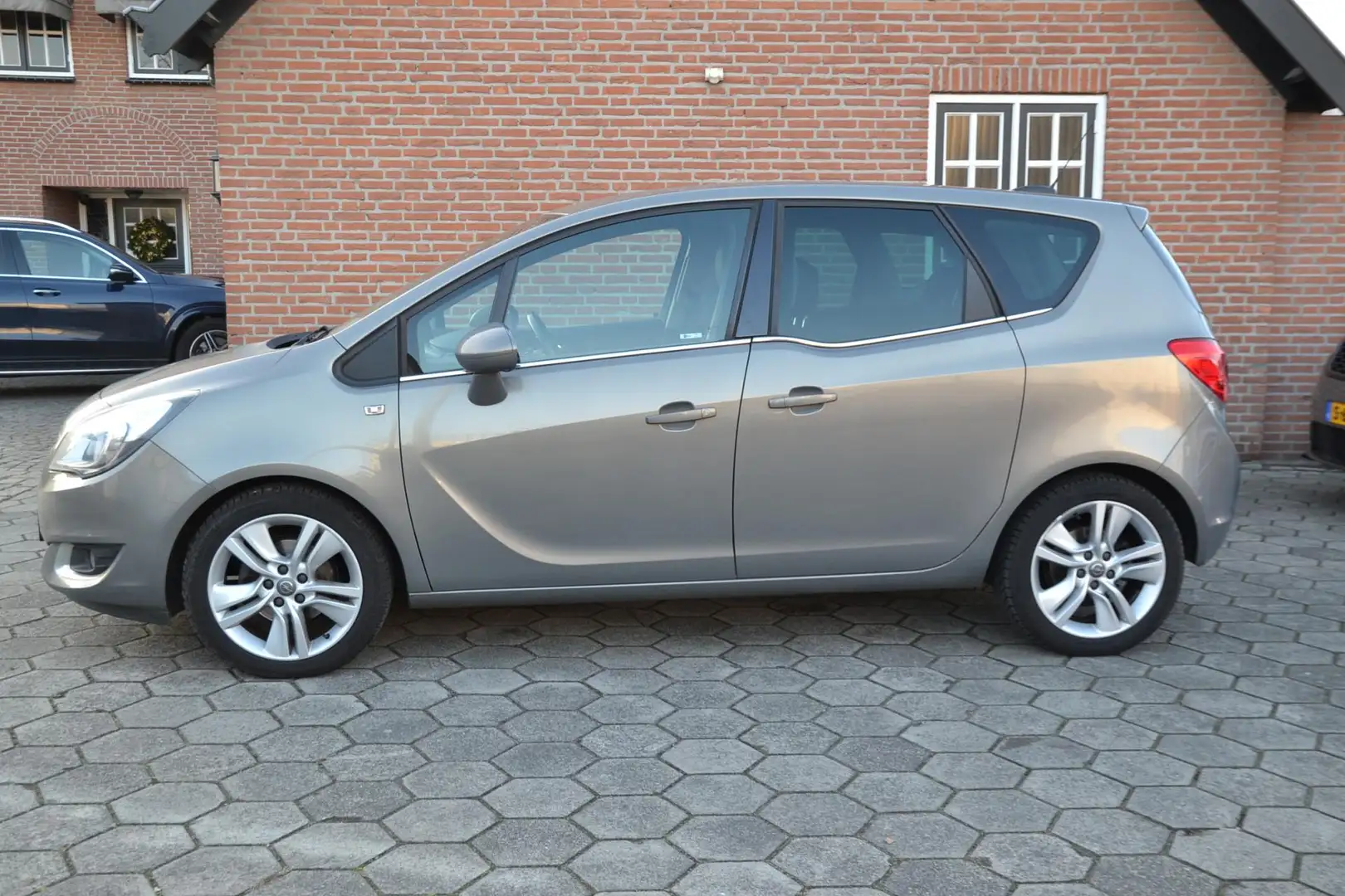 Opel Meriva 1.4 Turbo Cosmo - Airco - Navi+camara - Leer/Stof Grijs - 2