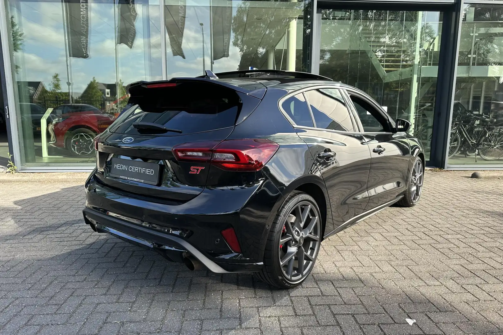 Ford Focus 2.3 EcoBoost 280PK Automaat ST-X | Agate Black | P Nero - 2