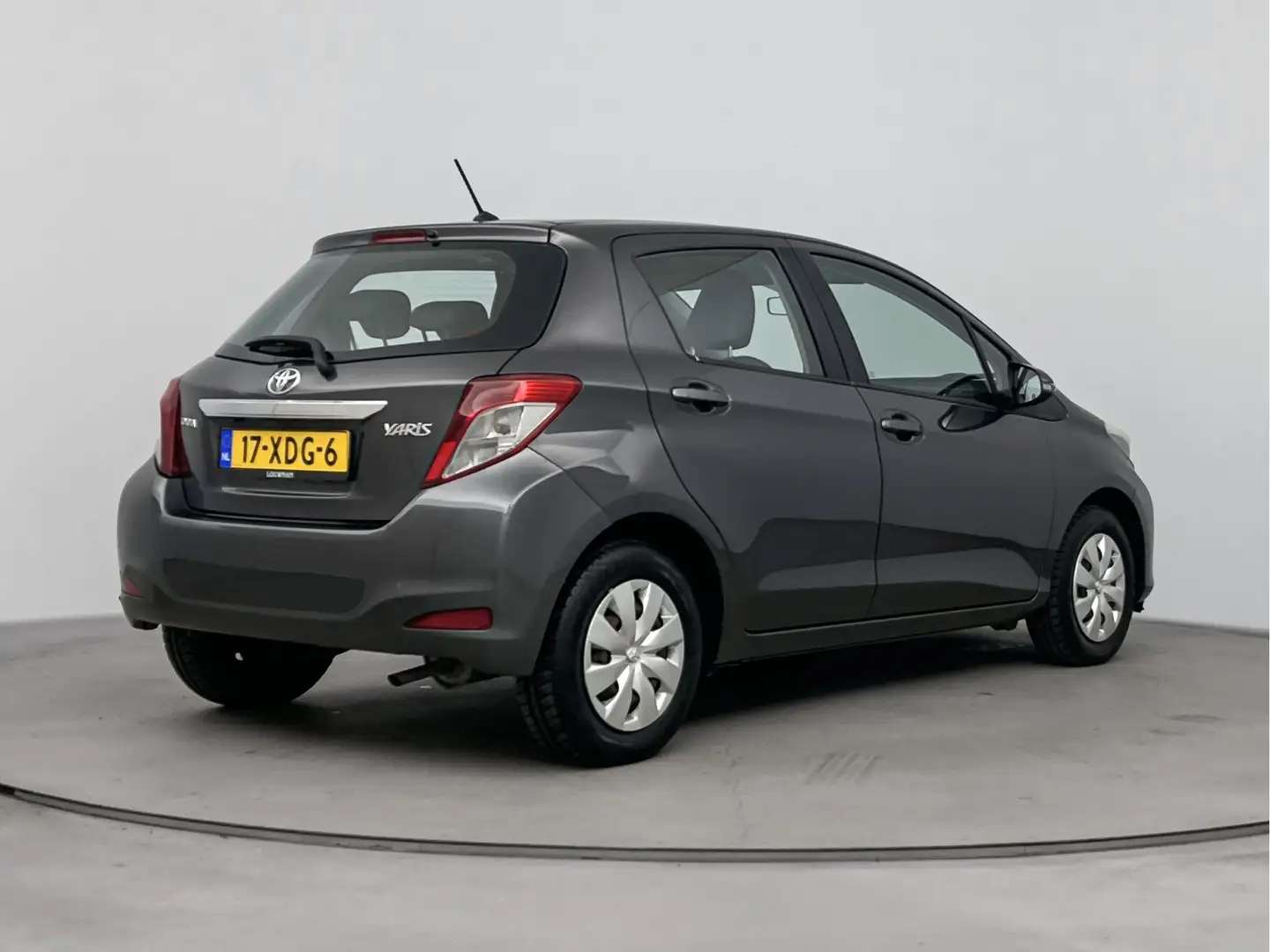 Toyota Yaris 1.0 VVT-i Aspiration | Navigatie | Camera | Ledere Grigio - 2