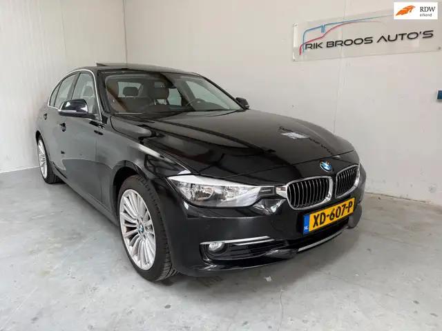 BMW 328 3-serie 328i xDrive High Executive