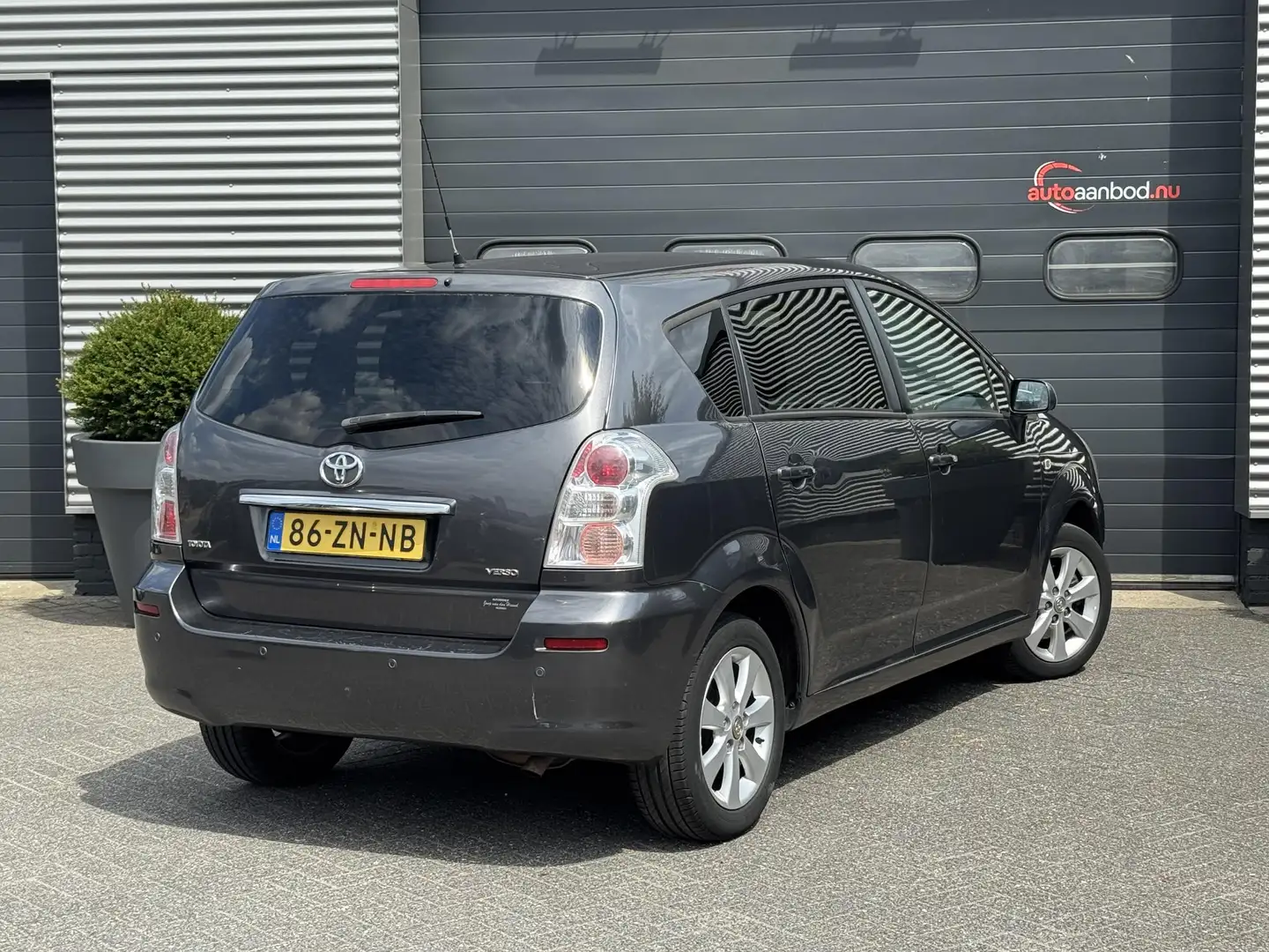 Toyota Verso 1.8 VVT-i Luna 7p. | Cruise Control | Airco | Radi Grijs - 2