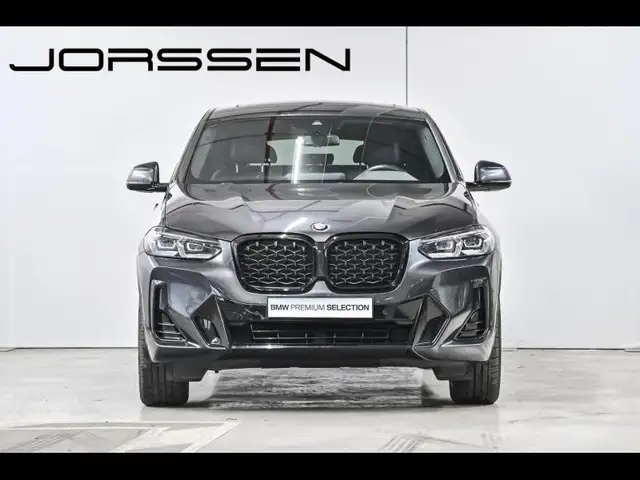 BMW X4 view 2