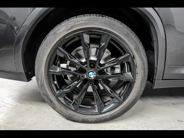 BMW X4 view 8