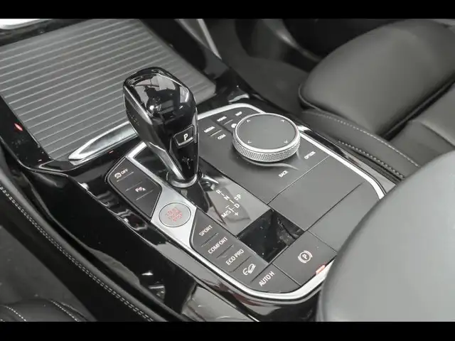 BMW X4 view 11