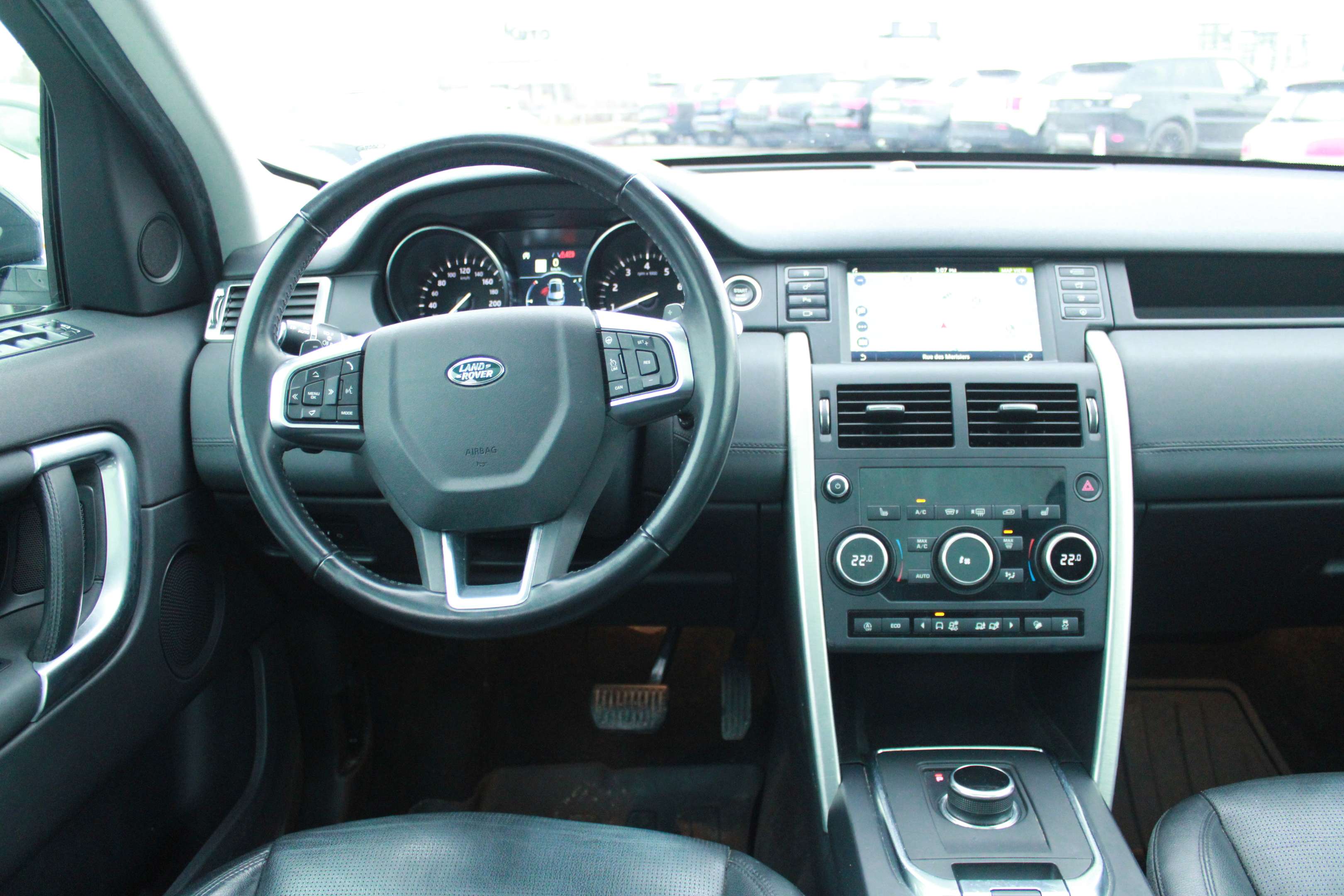 2018 Land Rover Discovery Sport HSE - Image 16