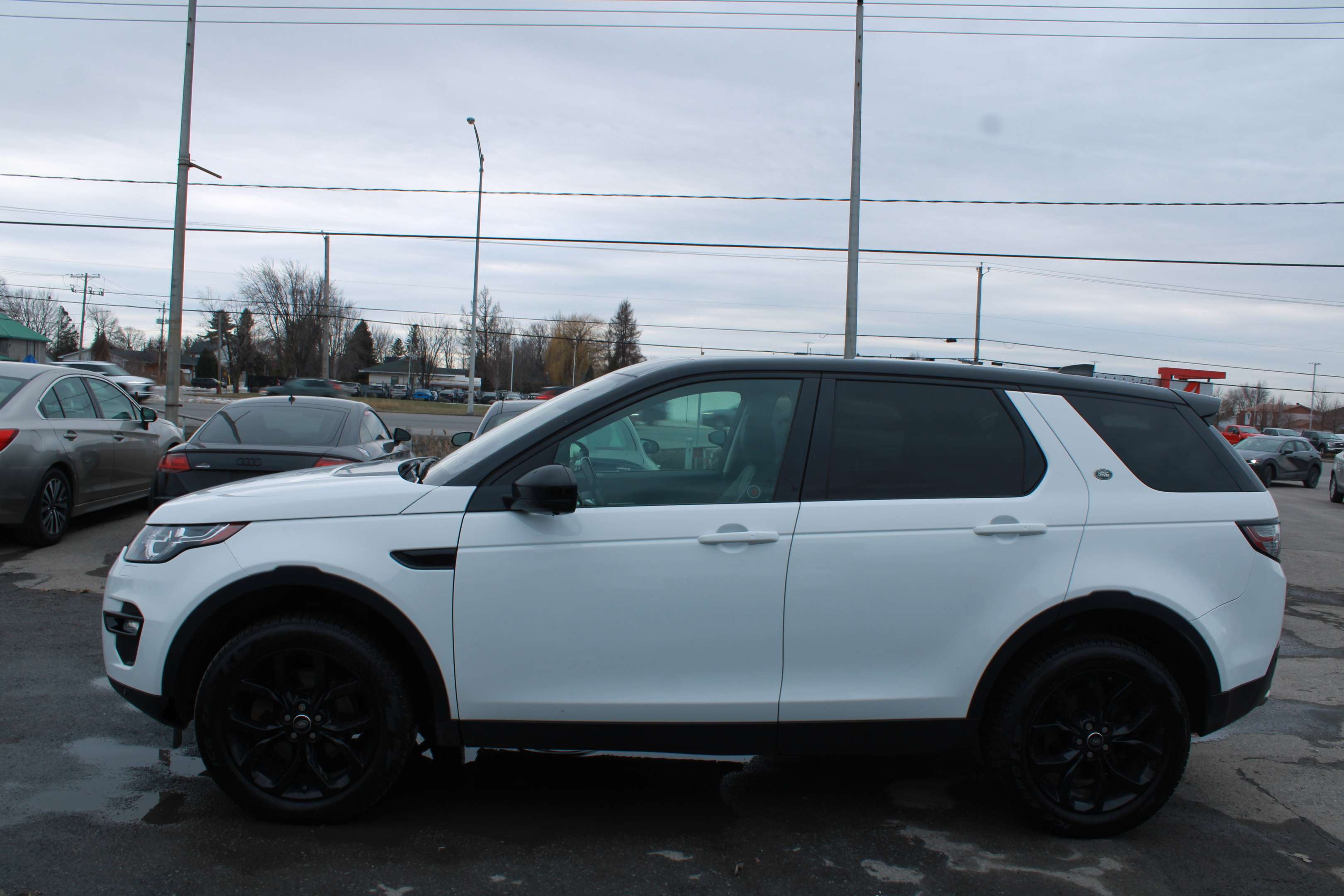 2018 Land Rover Discovery Sport HSE - Image 3