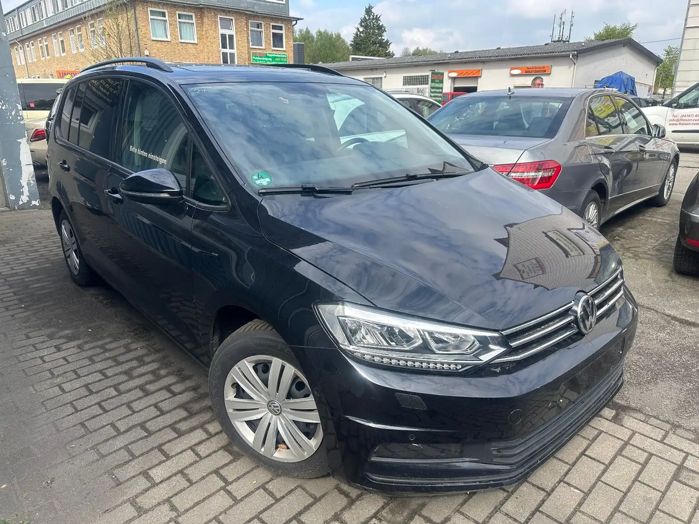 Volkswagen Touran 2.0 TDI, 7 Sitze, Panoramadach, LED, Navi Noir - 1