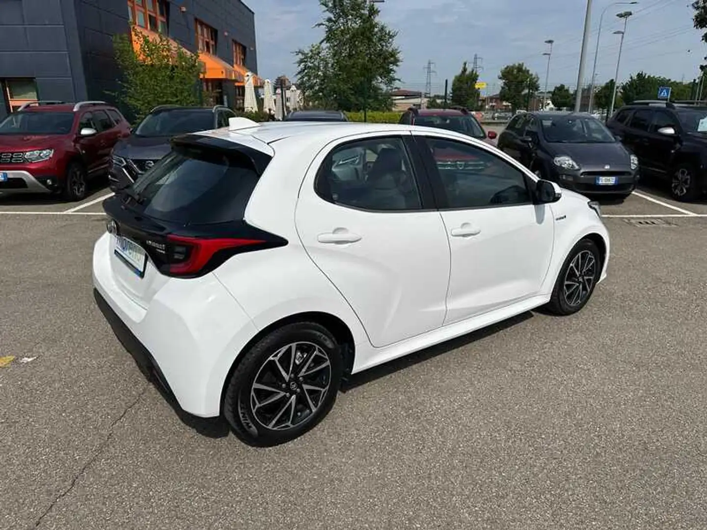 Toyota Yaris 1.5h Trend Bianco - 2