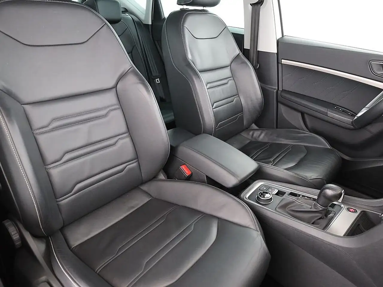 SEAT Ateca 2.0 TDI 4Drive Xperience Aut LED AHK LEDER 14
