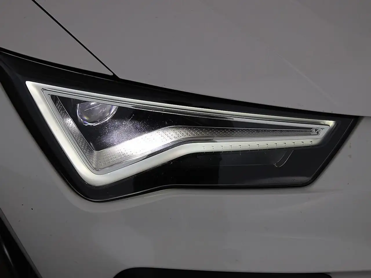 SEAT Ateca 2.0 TDI 4Drive Xperience Aut LED AHK LEDER 10