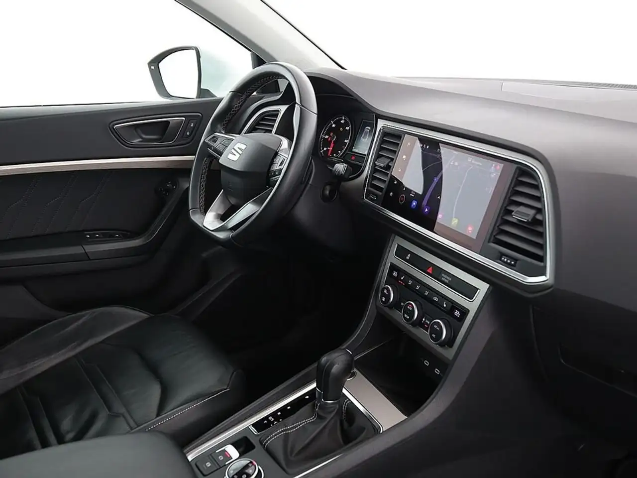 SEAT Ateca 2.0 TDI 4Drive Xperience Aut LED AHK LEDER 13