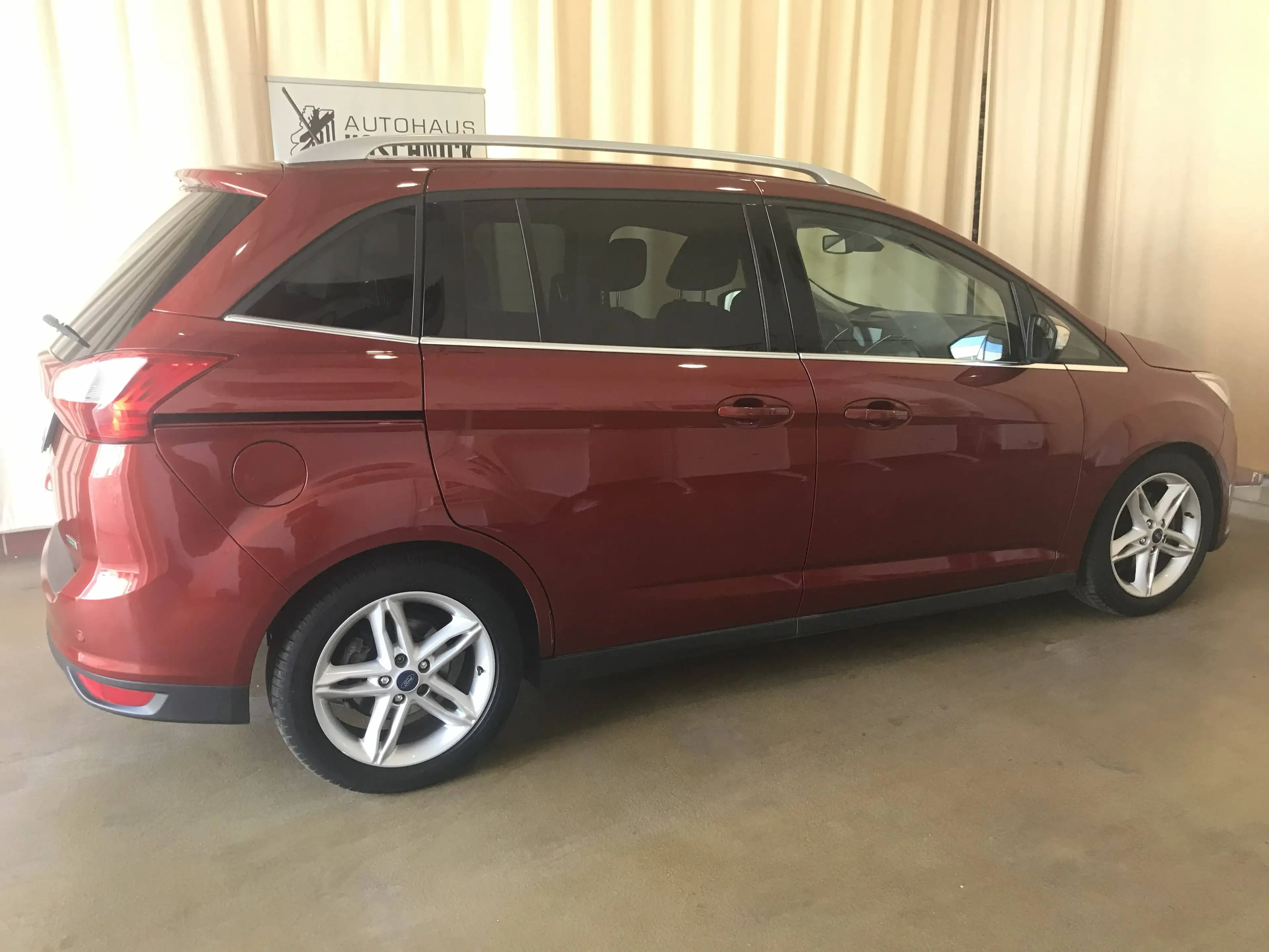 Ford Grand C-Max Titanium — photo 6